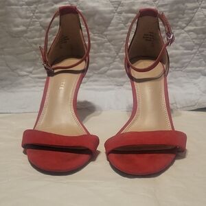 Kelly & Katie Red Heels with High Stiletto and Minimalist Design. USED but nice